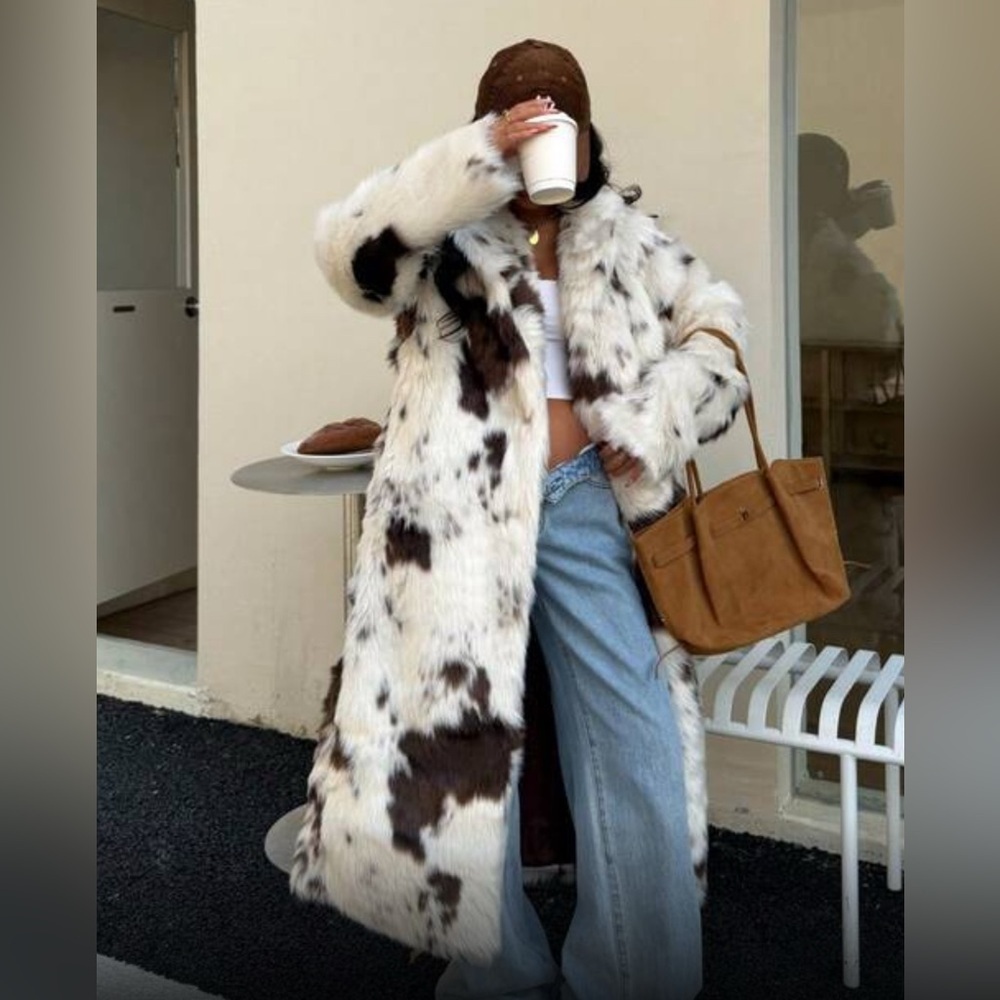 ✨NEW Stylish Black and White Faux Fur Coat - Picture 4 of 8